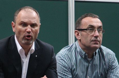 Ivan Langer a jeho známý, olomoucký podnikatel Ivan Kyselý sledují zápas Tomáe...