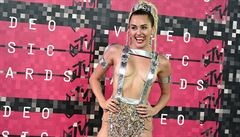 Miley Cyrus dorazila k cenám ve svém nejodvážnějším modelu.
