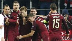 Rusové slaví gól v zápase proti erné Hoe.
