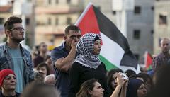 Izraeltí Arabové na propalestinské demonstraci v severoizraelském mst...