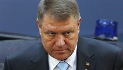 ‚Už žádná strategie kamikadze.‘ Za krizi může podle rumunského prezidenta vláda