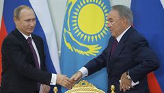 Vladimir Putin a Nursultan Nazarbajev.