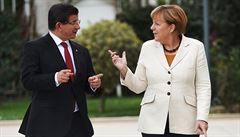 Nmecká kancléka Angela Merkelová jednala v Turecku s premiérem Ahmetem...