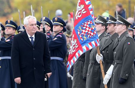 Ceremoniál na Vítkov zahájila vojenská hudba, zahrála mimo jiné státní hymnu a...