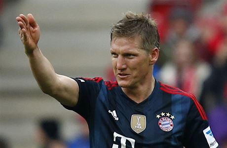 Bastian Schweinsteiger jet v dresu Bayernu Mnichov.