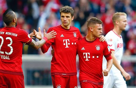 Radující se fotbalisté Bayernu Mnichov.