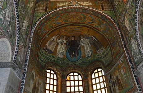 Ravenna. Chrám San Vitale byl v 7. století, v dob byzantské vlády, vyzdoben...