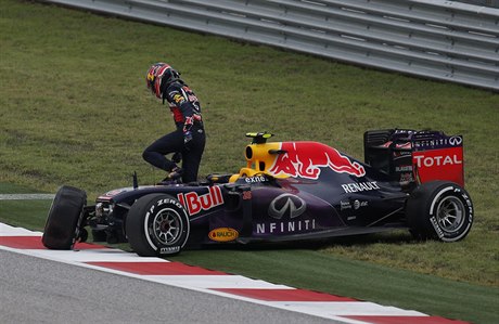 Daniil Kvjat dvakrát sestřelil Vettela a ten na něm nenechal nit suchou.