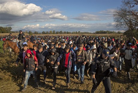 Slovinská policie monitoruje stovky migrant, kteí do zem vstoupili z území...