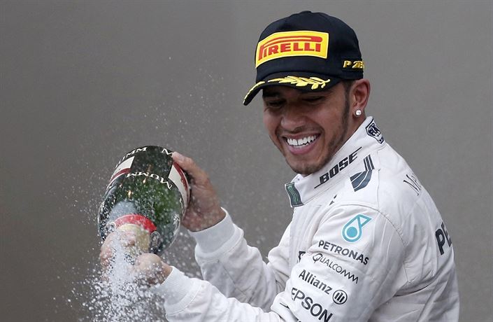 Lewis Hamilton obhájil titul mistra sv�ta.