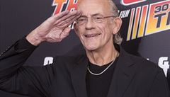 Christopher Lloyd alias doktor Emmet Brown si spolu s ostatními herci pipomnl...