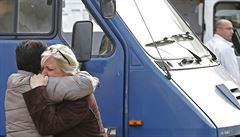Na jihozápad Francie se srazilo nákladní auto s autobusem plným lidí.
