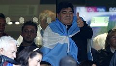 Legenda v hlediti. Argentin fandil i Diego Maradona.