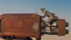 Jedna z nových postav: Daisy Ridleyová (jako Rey) v sedmém díle ságy Star Wars...