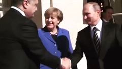 Putin, Poroenko a cenzoi. Jeden stisk rukou ots ukrajinskou politikou
