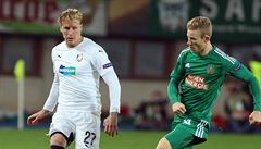 Frantiek Rajtoral (vlevo) v souboji s Florianem Kainzem.