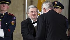 Miloši šetři se, příště si klidně vezmi invalidní vozík, vzkazuje prezidentovi oceněný Ringo Čech