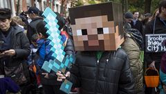 Pevleky nebyly jen tradiní. Na fotografii postava z Minecraftu v New Yorku