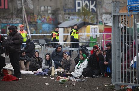 Migranti ve védském kempu v Malmoe.