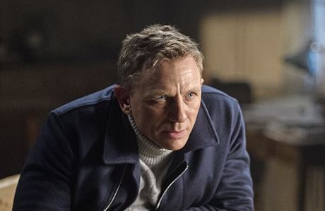 Opt nezniiteln. James Bond (Daniel Craig) pekonal traumata a funguje znovu...