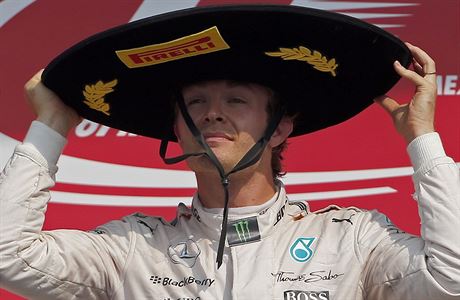 Nico Rosberg na pdiu. Prv vyhrl Velkou cenu Mexika.
