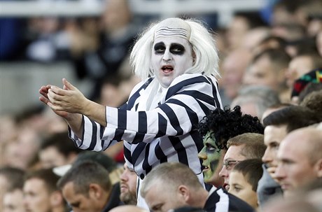 Fanouek v halloweenském pevleku na utkání Newcastle United vs. Stoke City.