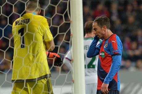 Milan Petrela z Plzn pi utkání proti Rapidu Víde.