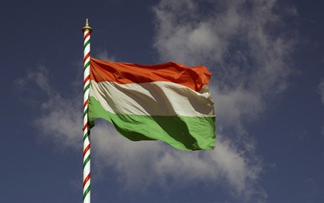 Maďarská vlajka (ilustrační foto)