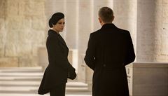 Spectre. Monica Belluci jako italská vdova Lucia.