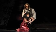 Výjimečný ostravský Prokofjev, křečovitá londýnská Bohéma. Operní panorama Heleny Havlíkové