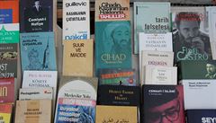 Nabídka kniních titul v istanbulské tvrti Fatih.