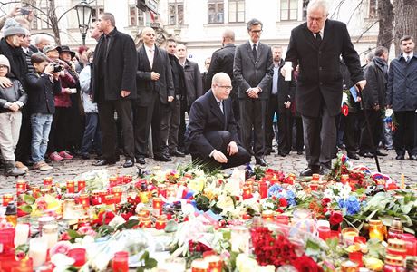Prezident Milo Zeman a premir Bohuslav Sobotka (SSD) dnes spolen ped...