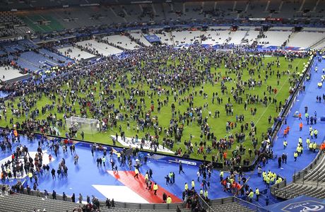 Plocha Stade de France po utkn Francie - Nmecko.