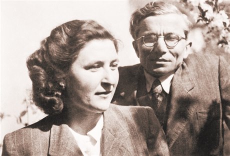 Manželé Zahradníčkovi na snímku z roku 1946.