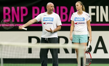Trenér David Kotyza a jeho svěřenkyně Petra Kvitová na tréninku.