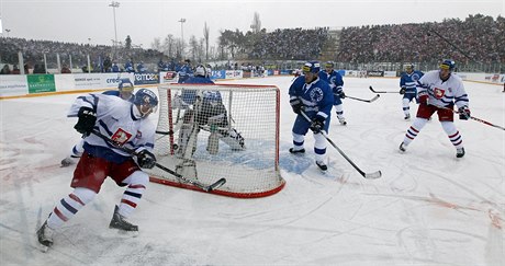 V roce 2011 odehrála Kometa pod irým nebem utkání proti Pardubicím.