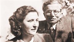 Manželé Zahradníčkovi na snímku z roku 1946.