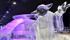 V belgickém Lutychu probhl festival ledových soch. Návtvníky vítá mistr Yoda.