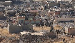 V kurdských jednotkách bojují také jezídové. Zástupce velitele jejich oddílu...