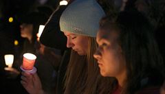 Lidé si pipomínali památku obtí útok také z nedle na pondlí.