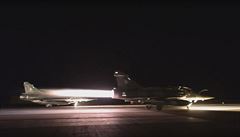 Francie v noci znovu bombardovala pozice IS, mila na velitelstv