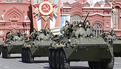 Manévry kolem KLDR. Rusko posílá k hranicím těžkou techniku, Čína připravovala bombardéry