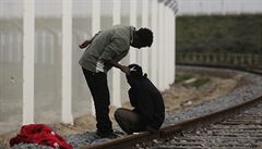 Migranti v táboe u francouzského Calais.