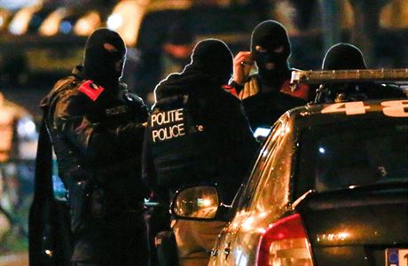 Speciální policejní jednotky zasahovaly poblí tvrti Molenbeek.