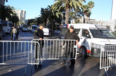 Tunisk policie na mst toku.