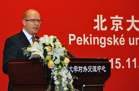 Premir Bohuslav Sobotka pednel 25. listopadu na Pekingsk univerzit.