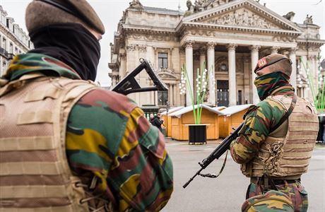 Belgití ozbrojenci v ulicích Bruselu