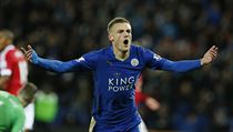 A je tam! Jamie Vardy se raduje z glu.