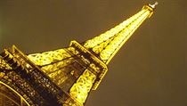 Eiffelova v v Pai v noci  ilustran foto
