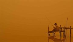 V n�kterých oblastech je viditelnost pouze na 30 metr�.